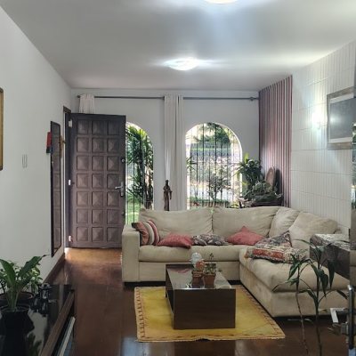 Casa com 218m², 3 quartos (sendo 1 suíte), 2 garagens, no bairro Bom Abrigo em Florianópolis