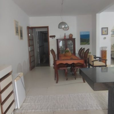 Casa com 218m², 3 quartos (sendo 1 suíte), 2 garagens, no bairro Bom Abrigo em Florianópolis