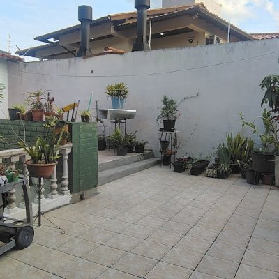 Casa com 218m², 3 quartos (sendo 1 suíte), 2 garagens, no bairro Bom Abrigo em Florianópolis