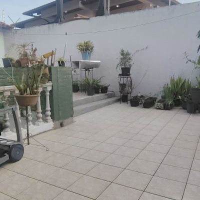 Casa com 218m², 3 quartos (sendo 1 suíte), 2 garagens, no bairro Bom Abrigo em Florianópolis