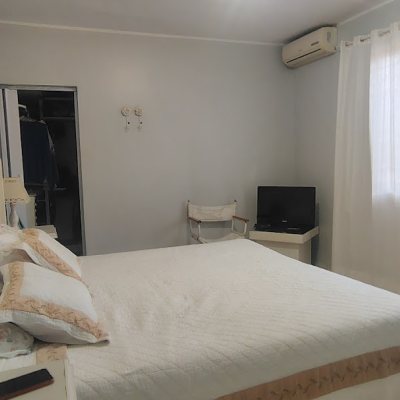 Casa com 218m², 3 quartos (sendo 1 suíte), 2 garagens, no bairro Bom Abrigo em Florianópolis