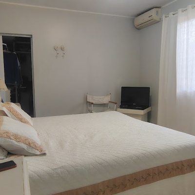 Casa com 218m², 3 quartos (sendo 1 suíte), 2 garagens, no bairro Bom Abrigo em Florianópolis