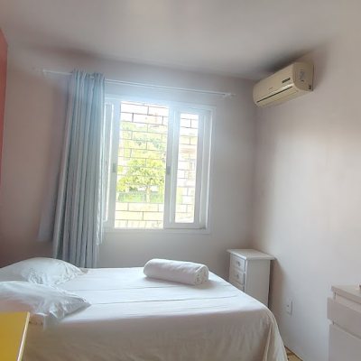 Casa com 218m², 3 quartos (sendo 1 suíte), 2 garagens, no bairro Bom Abrigo em Florianópolis