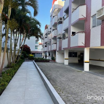 Apartamento com 51m², 1 quarto, 1 garagem, no bairro São João do Rio Vermelho em Florianópolis
