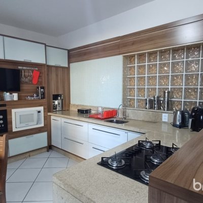 Casa com 119m², 3 quartos (sendo 1 suíte), 3 garagens, no bairro Costeira do Pirajubaé em Florianópolis