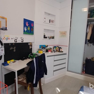 Casa com 119m², 3 quartos (sendo 1 suíte), 3 garagens, no bairro Costeira do Pirajubaé em Florianópolis