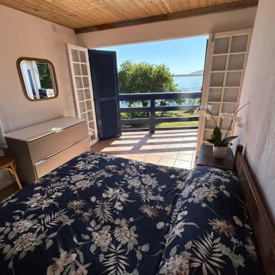 Casa com 100m², 2 quartos (sendo 1 suíte), no bairro Lagoa da Conceição em Florianópolis