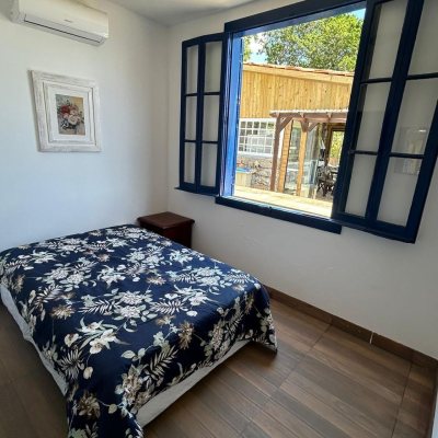 Casa com 100m², 2 quartos (sendo 1 suíte), no bairro Lagoa da Conceição em Florianópolis
