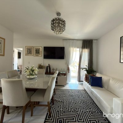 Apartamento com 62m², 2 quartos (sendo 1 suíte), 1 garagem, no bairro Coqueiros em Florianópolis