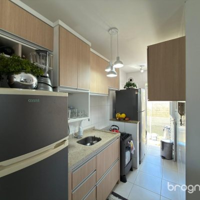 Apartamento com 62m², 2 quartos (sendo 1 suíte), 1 garagem, no bairro Coqueiros em Florianópolis