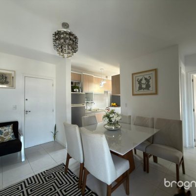 Apartamento com 62m², 2 quartos (sendo 1 suíte), 1 garagem, no bairro Coqueiros em Florianópolis