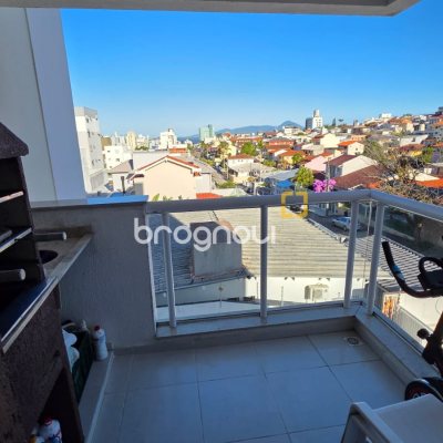Apartamento com 62m², 2 quartos (sendo 1 suíte), 1 garagem, no bairro Coqueiros em Florianópolis