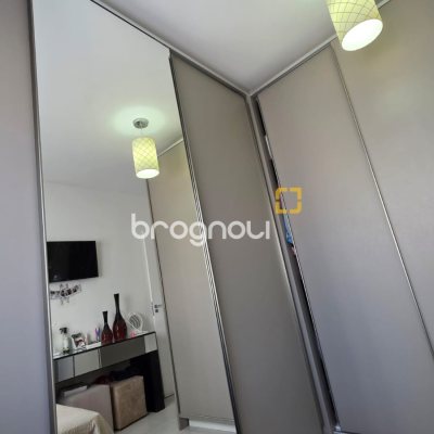 Apartamento com 62m², 2 quartos (sendo 1 suíte), 1 garagem, no bairro Coqueiros em Florianópolis