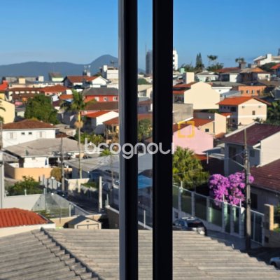 Apartamento com 62m², 2 quartos (sendo 1 suíte), 1 garagem, no bairro Coqueiros em Florianópolis