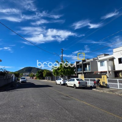 Terreno com 450m², no bairro Rio Vermelho em Florianópolis