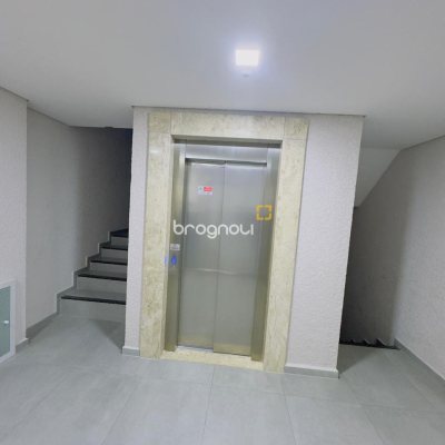 Cobertura, 3 quartos (sendo 3 suítes), 2 garagens, no bairro Ingleses em Florianópolis