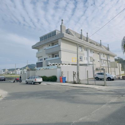 Cobertura, 3 quartos (sendo 3 suítes), 2 garagens, no bairro Ingleses em Florianópolis