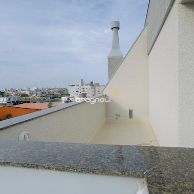 Cobertura, 3 quartos (sendo 3 suítes), 2 garagens, no bairro Ingleses em Florianópolis