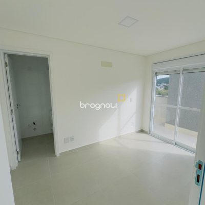 Cobertura, 3 quartos (sendo 3 suítes), 2 garagens, no bairro Ingleses em Florianópolis