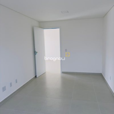 Cobertura, 3 quartos (sendo 3 suítes), 2 garagens, no bairro Ingleses em Florianópolis
