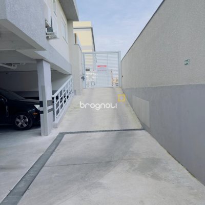 Cobertura, 3 quartos (sendo 3 suítes), 2 garagens, no bairro Ingleses em Florianópolis