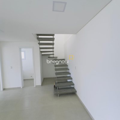 Cobertura, 3 quartos (sendo 3 suítes), 2 garagens, no bairro Ingleses em Florianópolis