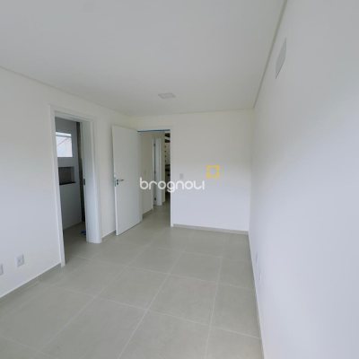 Cobertura, 3 quartos (sendo 3 suítes), 2 garagens, no bairro Ingleses em Florianópolis
