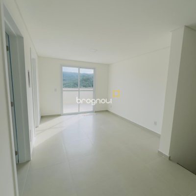 Cobertura, 3 quartos (sendo 3 suítes), 2 garagens, no bairro Ingleses em Florianópolis