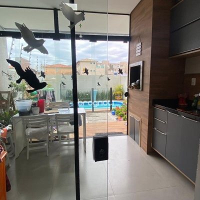 Casa com 120m², 3 quartos (sendo 1 suíte), 2 garagens, no bairro Ingleses do Rio Vermelho em Florianópolis