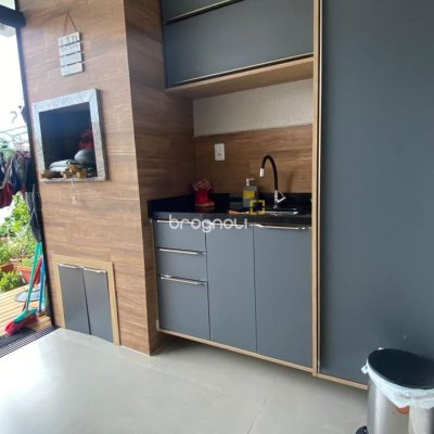 Casa com 120m², 3 quartos (sendo 1 suíte), 2 garagens, no bairro Ingleses do Rio Vermelho em Florianópolis