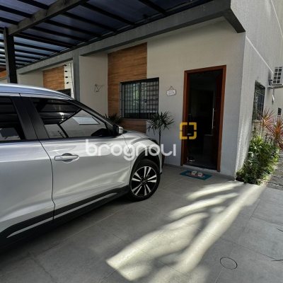 Casa com 120m², 3 quartos (sendo 1 suíte), 2 garagens, no bairro Ingleses do Rio Vermelho em Florianópolis
