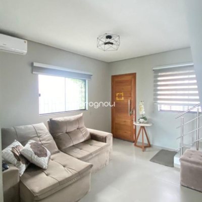 Casa com 120m², 3 quartos (sendo 1 suíte), 2 garagens, no bairro Ingleses do Rio Vermelho em Florianópolis