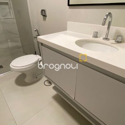 Apartamento com 94m², 3 quartos (sendo 1 suíte), no bairro Centro em Florianópolis