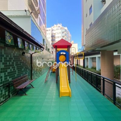 Apartamento com 94m², 3 quartos (sendo 1 suíte), no bairro Centro em Florianópolis