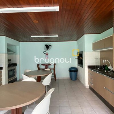 Apartamento com 94m², 3 quartos (sendo 1 suíte), no bairro Centro em Florianópolis
