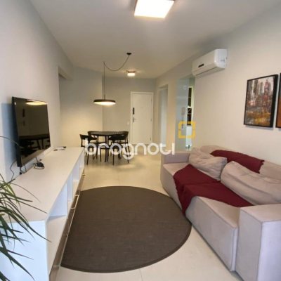 Apartamento com 94m², 3 quartos (sendo 1 suíte), no bairro Centro em Florianópolis