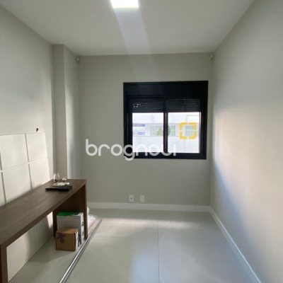Apartamento com 94m², 3 quartos (sendo 1 suíte), no bairro Centro em Florianópolis