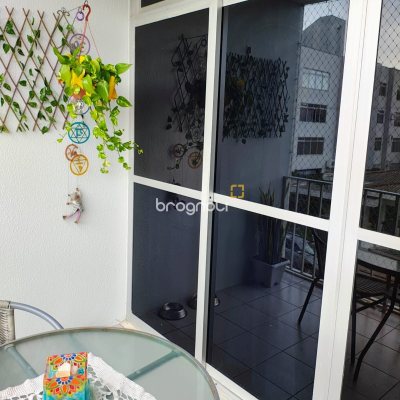 Apartamento com 116m², 3 quartos (sendo 1 suíte), 1 garagem, no bairro Coqueiros em Florianópolis