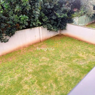 Casa de Condomínio com 260m², 4 quartos (sendo 3 suítes), 2 garagens, no bairro São João do Rio Vermelho em Florianópolis