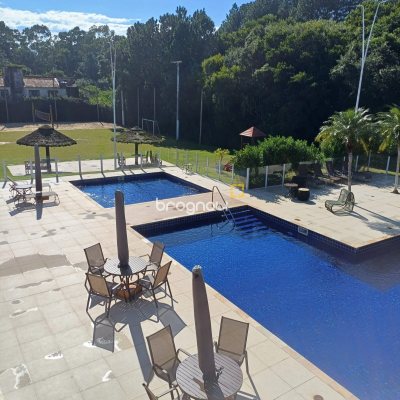Casa de Condomínio com 260m², 4 quartos (sendo 3 suítes), 2 garagens, no bairro São João do Rio Vermelho em Florianópolis