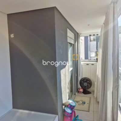 Apartamento com 88m², 2 quartos (sendo 1 suíte), 1 garagem, no bairro Praia Comprida em São José
