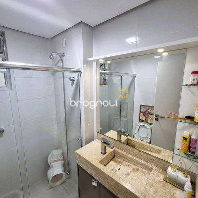 Apartamento com 88m², 2 quartos (sendo 1 suíte), 1 garagem, no bairro Praia Comprida em São José