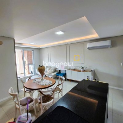 Apartamento com 88m², 2 quartos (sendo 1 suíte), 1 garagem, no bairro Praia Comprida em São José