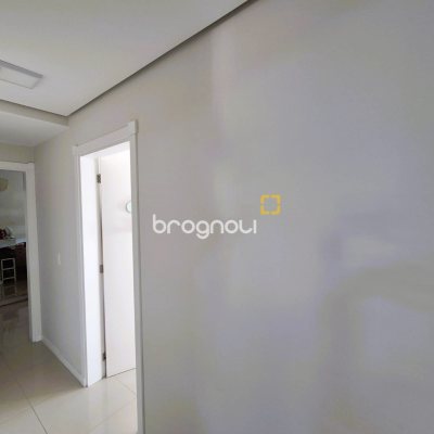 Apartamento com 88m², 2 quartos (sendo 1 suíte), 1 garagem, no bairro Praia Comprida em São José