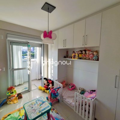 Apartamento com 88m², 2 quartos (sendo 1 suíte), 1 garagem, no bairro Praia Comprida em São José