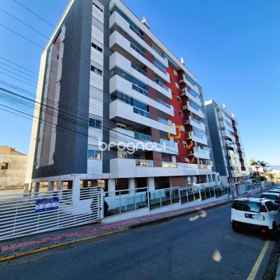 Apartamento com 88m², 2 quartos (sendo 1 suíte), 1 garagem, no bairro Praia Comprida em São José
