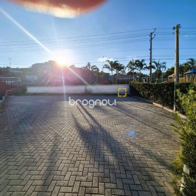 Apartamento com 88m², 2 quartos (sendo 1 suíte), 1 garagem, no bairro Praia Comprida em São José