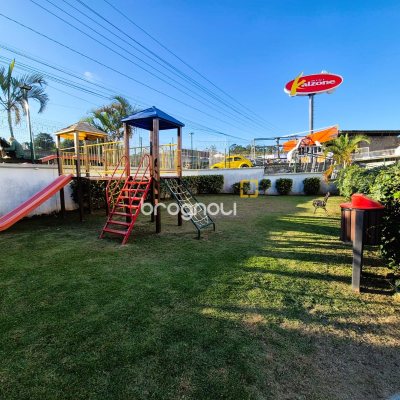 Apartamento com 88m², 2 quartos (sendo 1 suíte), 1 garagem, no bairro Praia Comprida em São José