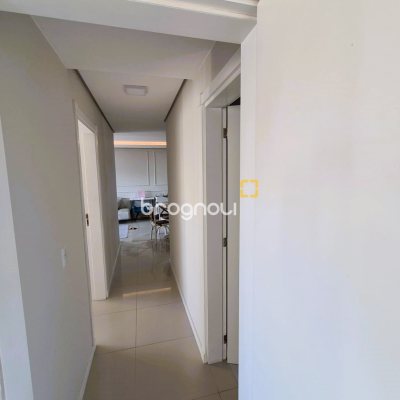 Apartamento com 88m², 2 quartos (sendo 1 suíte), 1 garagem, no bairro Praia Comprida em São José
