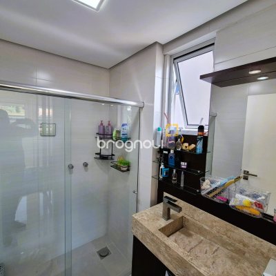 Apartamento com 88m², 2 quartos (sendo 1 suíte), 1 garagem, no bairro Praia Comprida em São José
